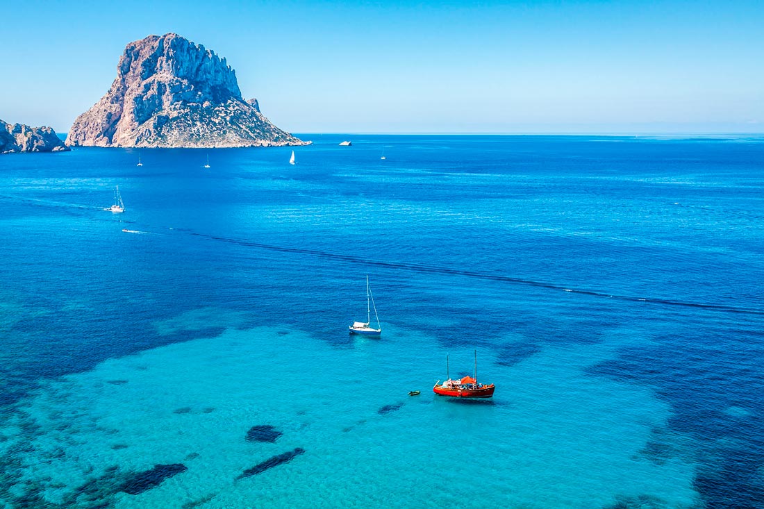 alquilar-barco-en-ibiza-fondo-es-vedra es vedra ibiza