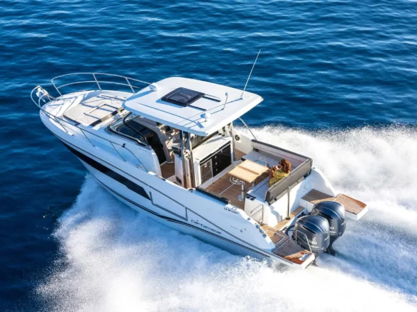 Excursión privada en barco por Ibiza — Jeanneau Cap Camarat, San Antonio